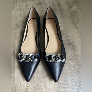 Pointed toe, black flats,